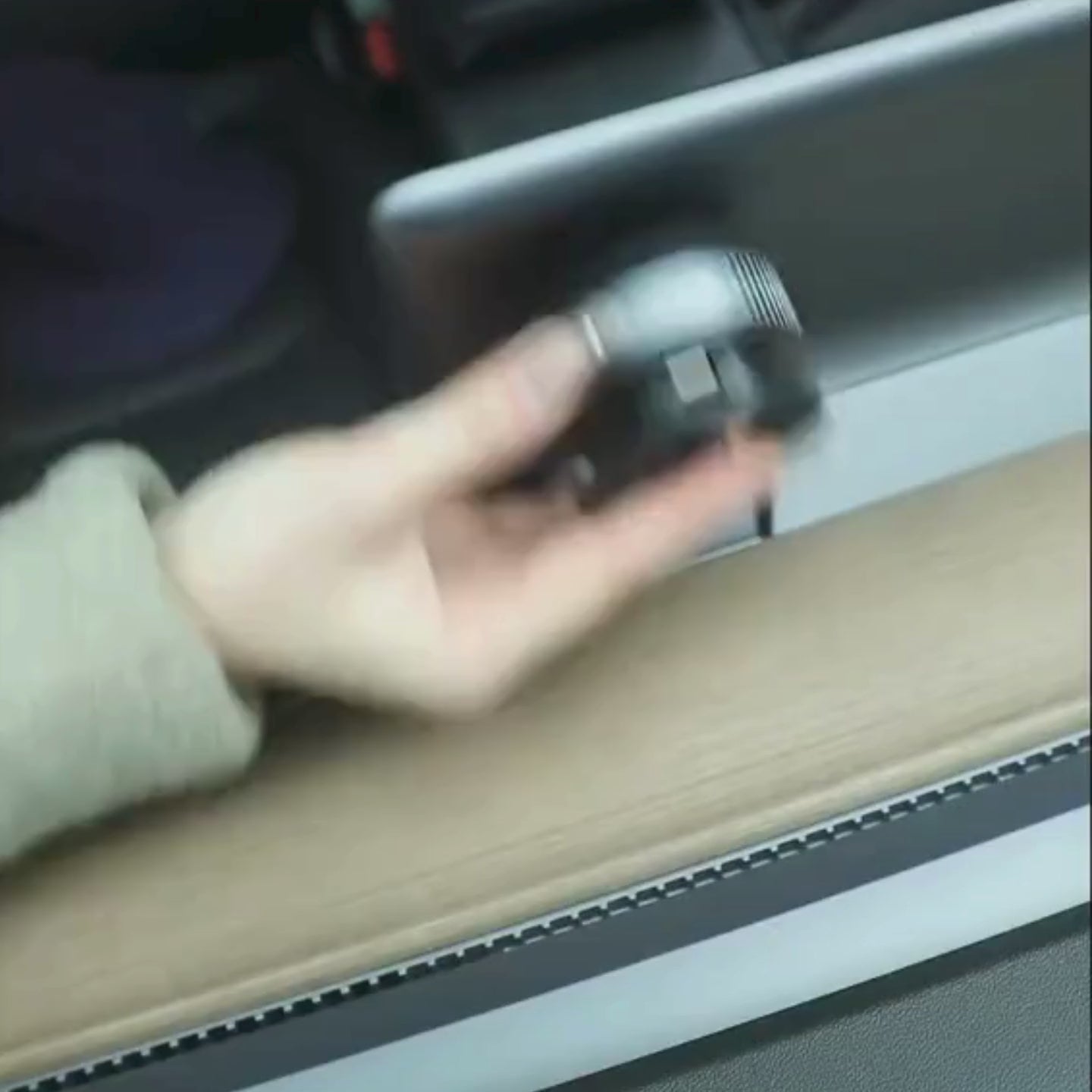 Support Téléphone Magnétique Rotatif 360° – Fixation Ultra Stable